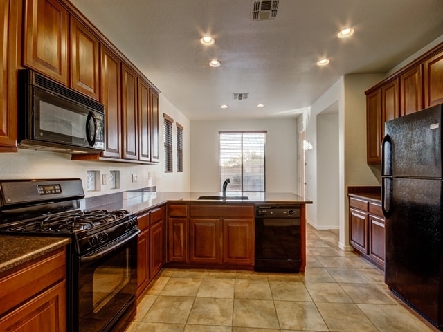 Building Photo - 16103 W Shangri La Rd