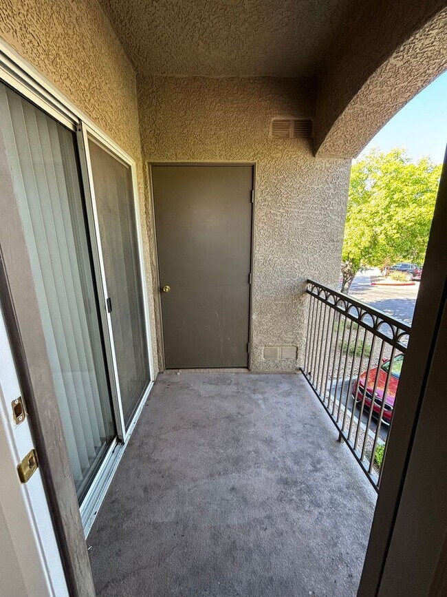 Building Photo - *CUTE 2 MASTER BEDROOM CONDO IN GATED COMMUNITY!!*