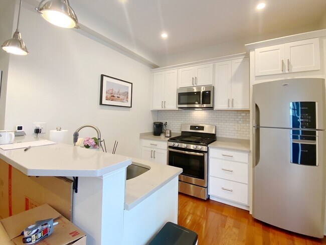 Foto del edificio - 108-110-110 Webster St