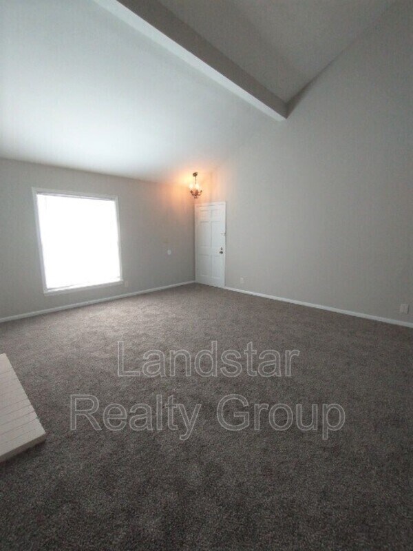 Foto del edificio - 3221 Kemmons Dr