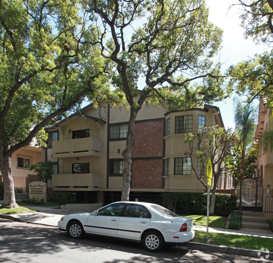 Building Photo - 620 E San Jose Ave