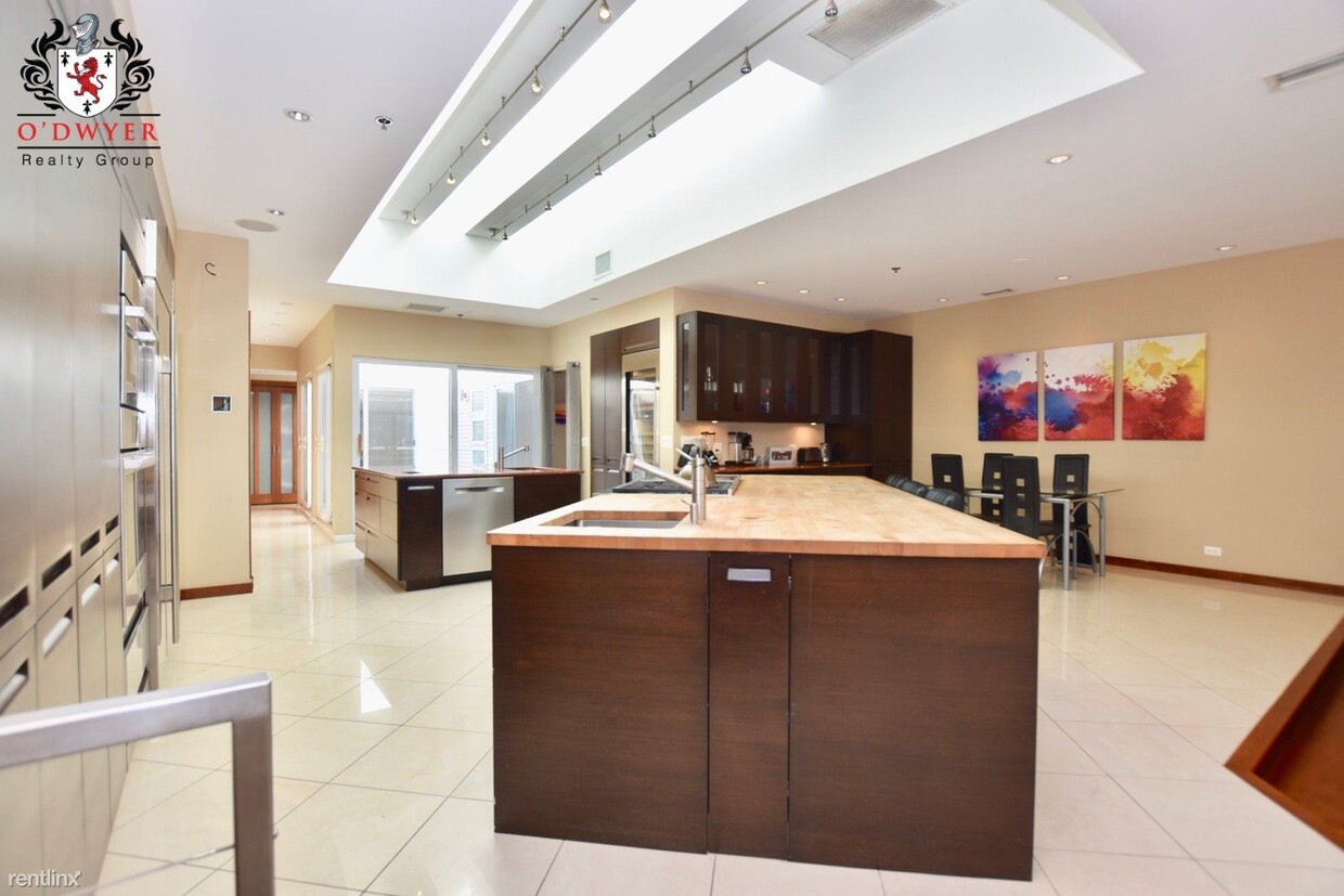3 br, 2 bath - 1252 N Wells St Apt 3 - 3 br, 2 bath  - 1252 N Wells St Apt 3