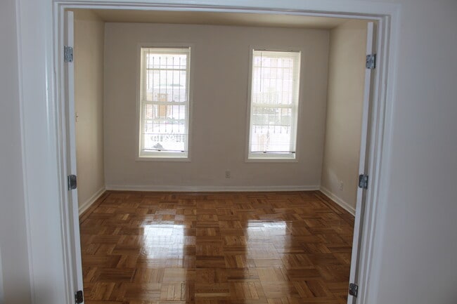 Building Photo - 551 E 29th St