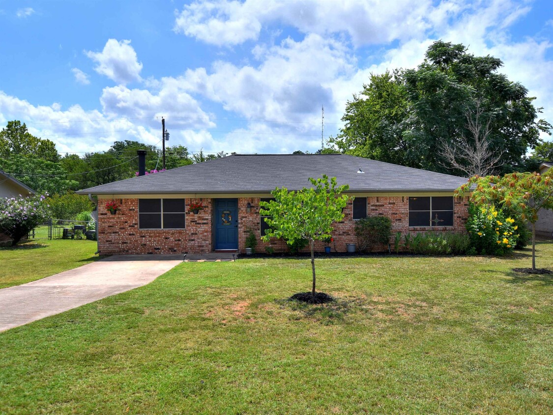 Foto principal - 1301 Post Oak Cir