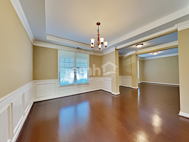 Foto del edificio - 323 Rosemont Park Ln