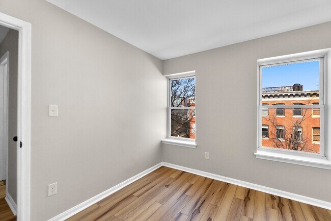Foto del edificio - 2032 E Baltimore St