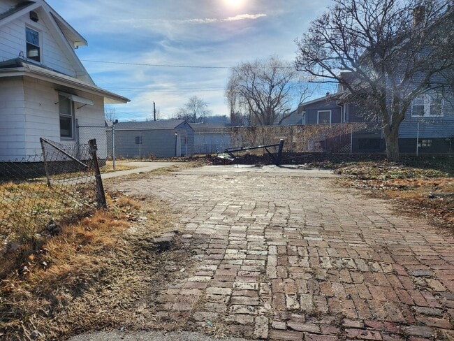 Foto del edificio - 4 bedroom house