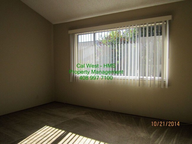 Foto del edificio - 117 Rose Ln