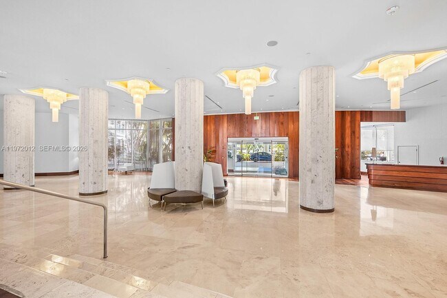 Foto del edificio - 5161 Collins Ave