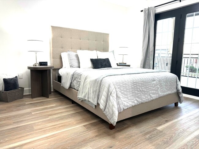 Building Photo - 209 W Jefferson St