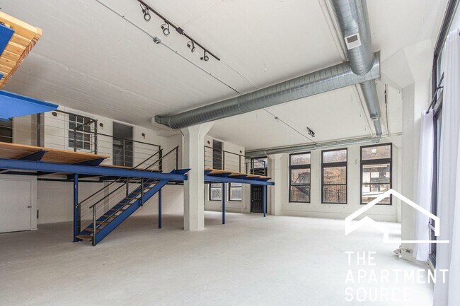 Building Photo - 2255 S Michigan Ave
