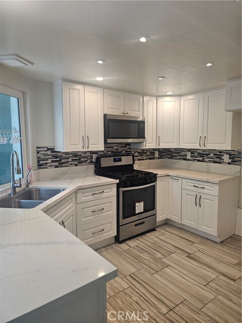 Foto del edificio - 2316 Greenwich Dr