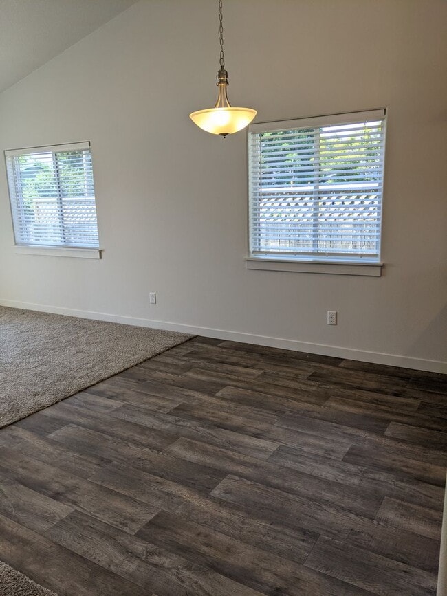 Building Photo - Fantastic 3-Bedroom, 2-Bath Home With 1388sf!