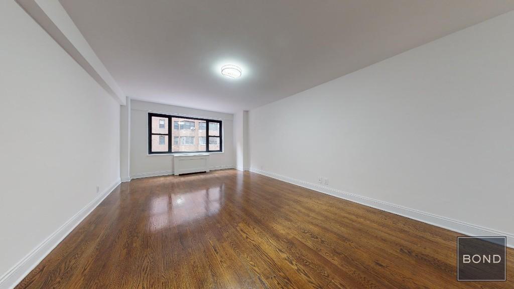 Primary Photo - 405 E 56th St