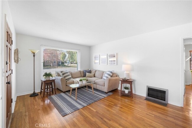Building Photo - 2854 Mayflower Ave