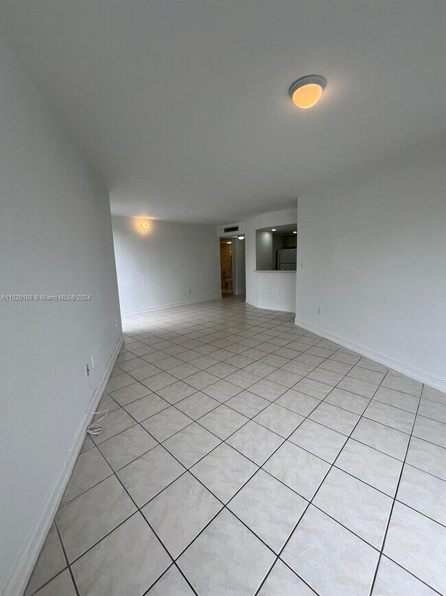 Foto del edificio - 7035 NW 186th St