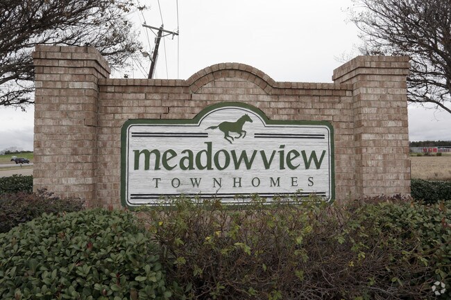 Foto del edificio - Meadowview Townhomes
