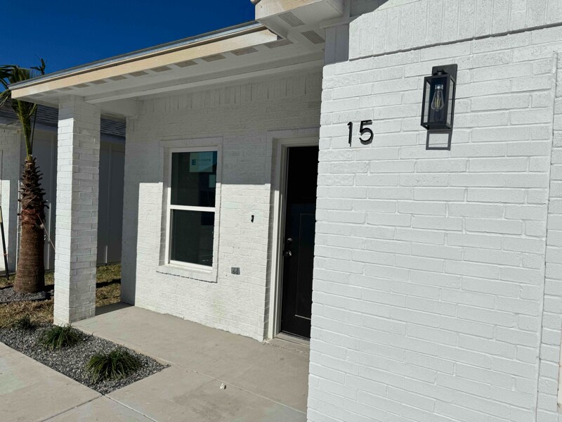 Primary Photo - 1806 Atrium Pl Dr