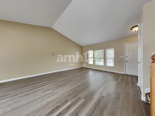 Foto del edificio - 161 Lakeview Dr
