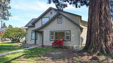 Building Photo - 438 NE Century Blvd