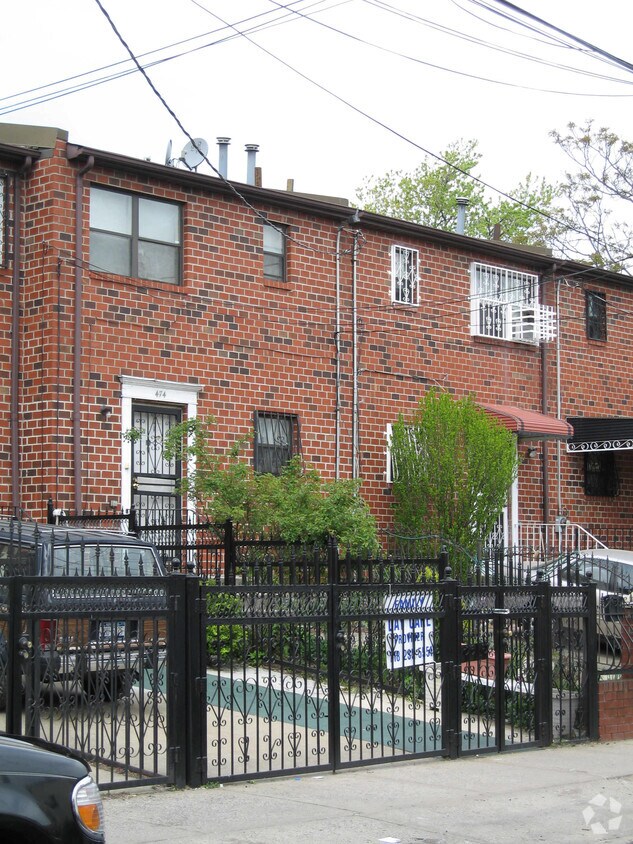 Building Photo - 431 Essex St