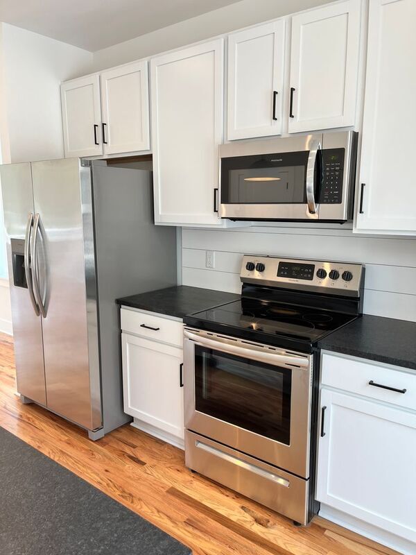 Building Photo - 2206 Buena Vista Pike