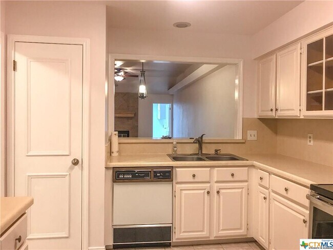 Foto del edificio - 529 Frostwood Dr