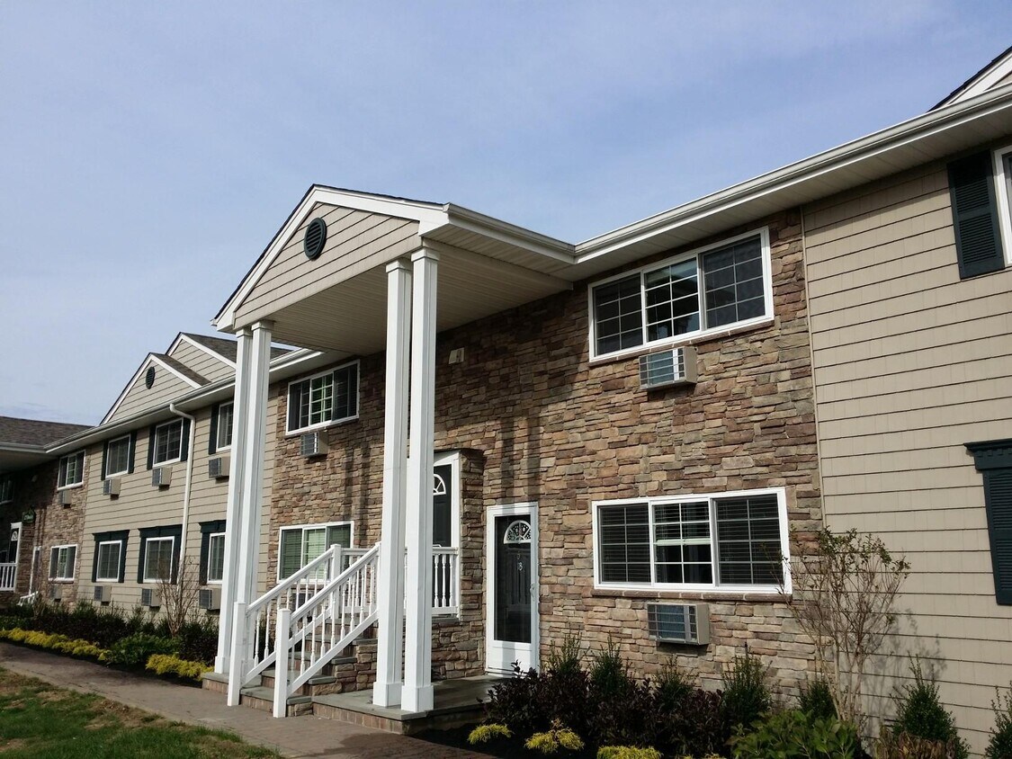Foto principal - 317 Brook Ave