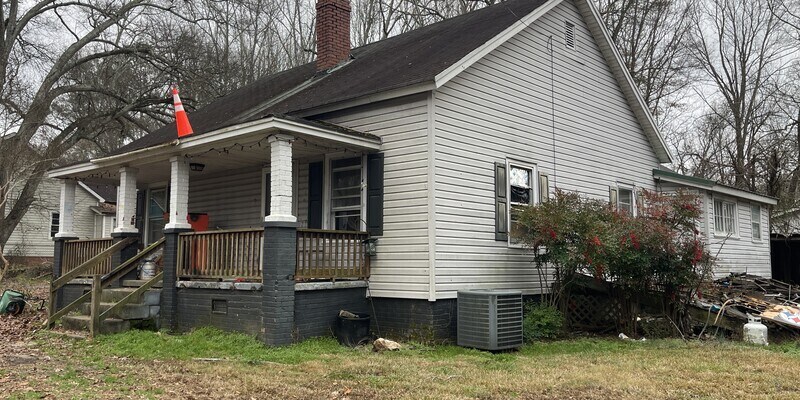 Primary Photo - 215 Pickens St