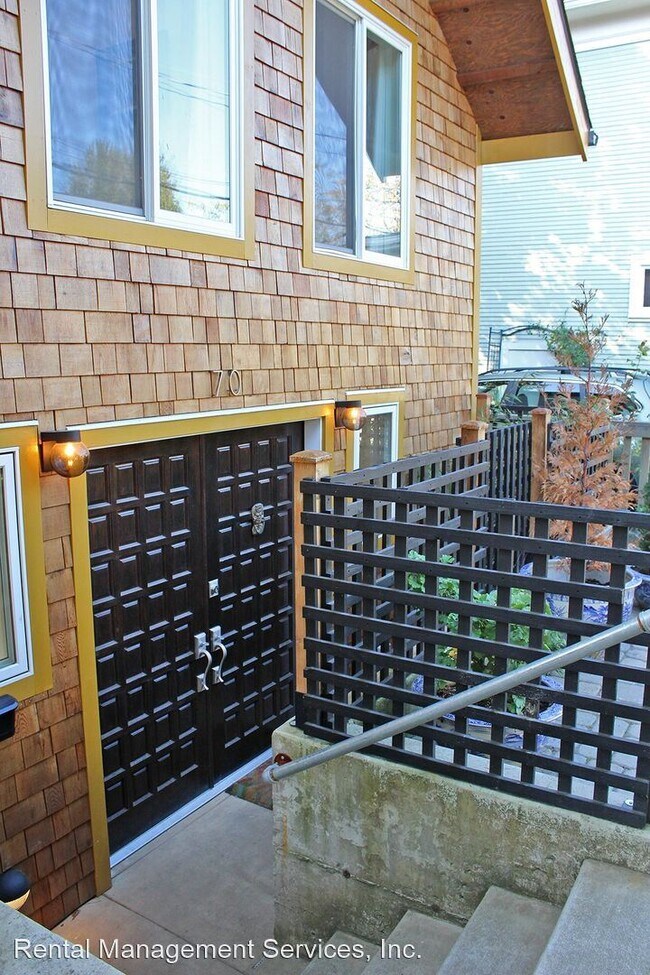 Foto del edificio - 2 br, 1 bath House - 70 NE Skidmore St