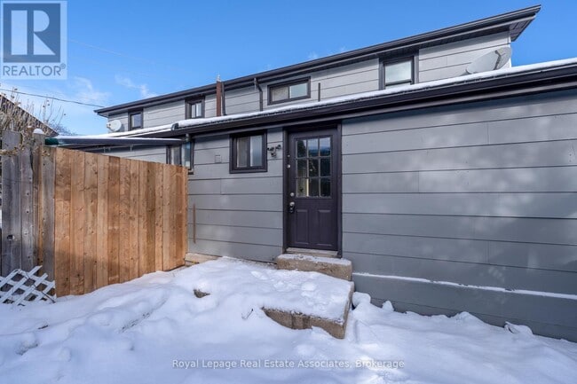 Building Photo - 24 Duke St