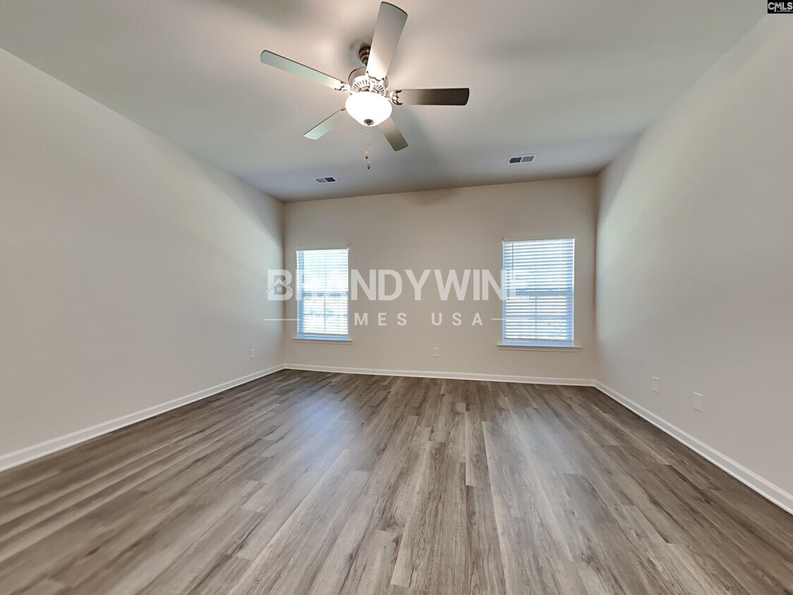 Primary Photo - 581 Glenmanor Dr