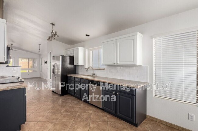 Building Photo - 4718 E Mossman Rd