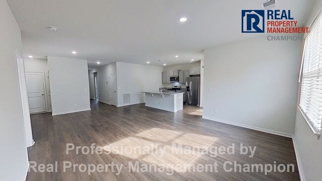 Building Photo - Beautiful 3 BD/2 BA Home in Porters Walk