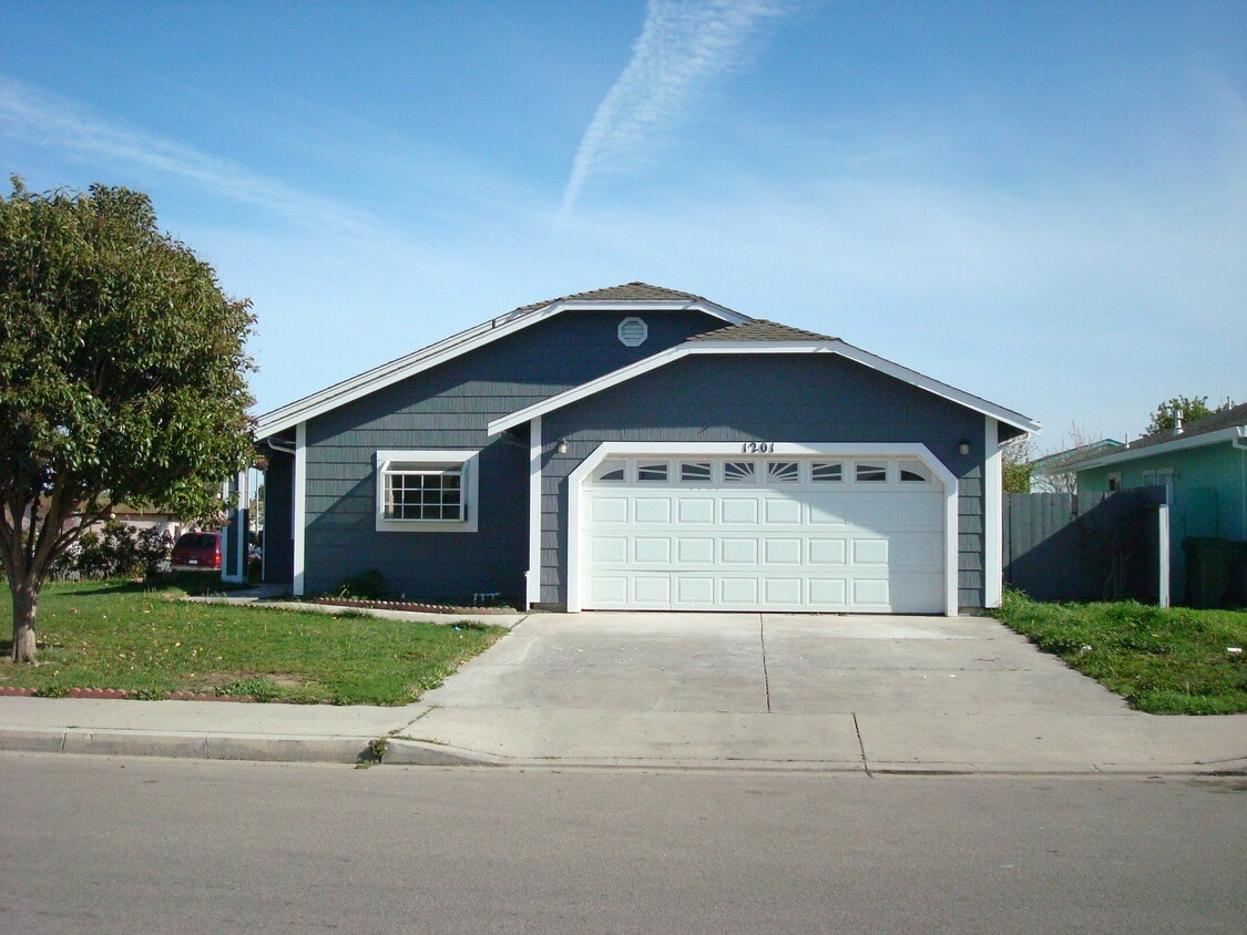 Primary Photo - 1201 Morris Ave