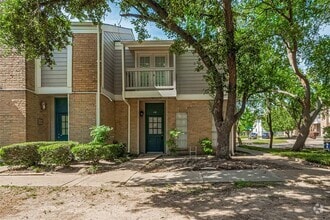 Building Photo - 11710 Southlake Dr