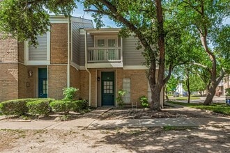 Building Photo - 11710 Southlake Dr