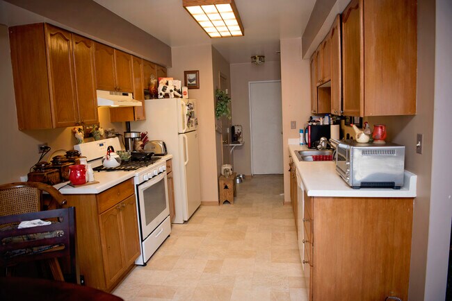Building Photo - 1318 Green Meadow Ln