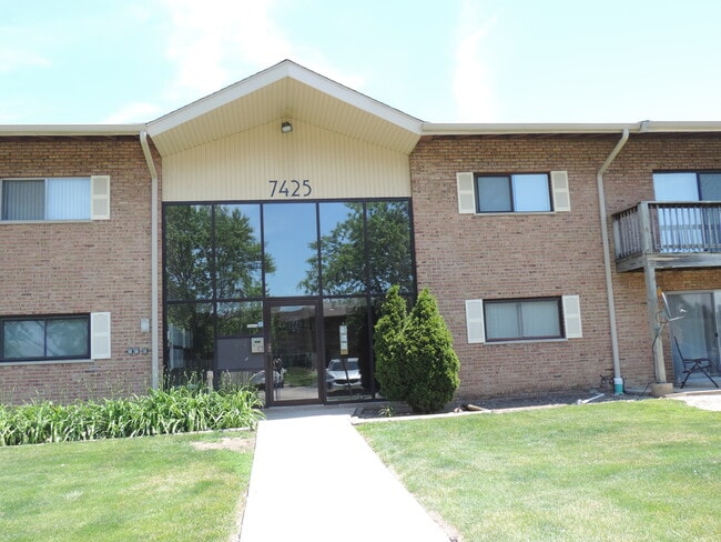 Building Photo - 7425 Brookdale Dr