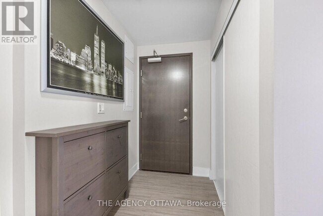 Photo du bâtiment - 118 Holmwood Ave