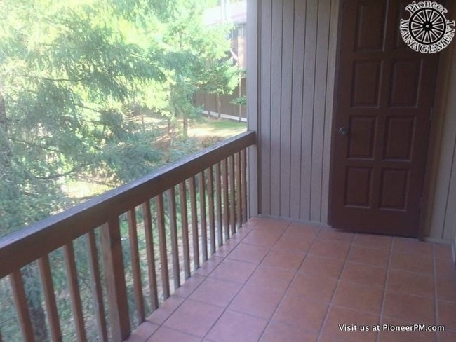 Building Photo - 2 br, 1.5 bath House - 3879 Colony Oaks Dr