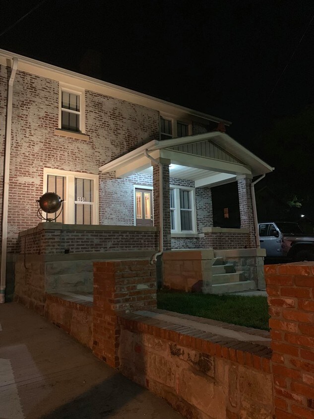 Primary Photo - 105 E South St