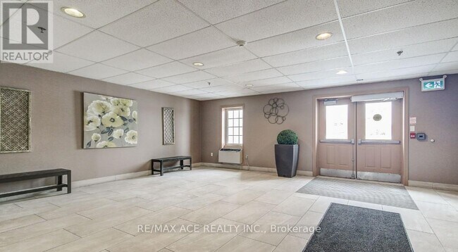 Photo du bâtiment - 7428 Markham Rd