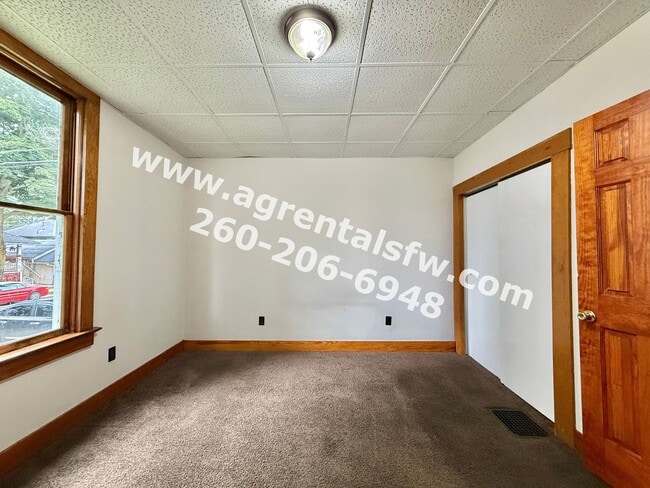 Building Photo - 4 Bedroom House- (Section 8 OK!)
