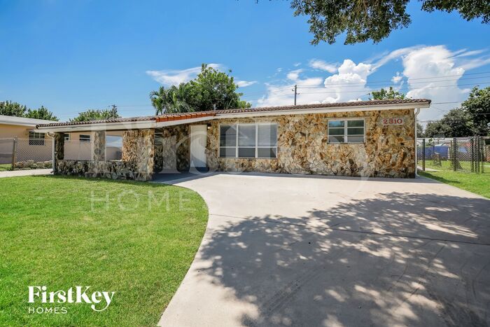 Foto principal - 2310 N 65th Way