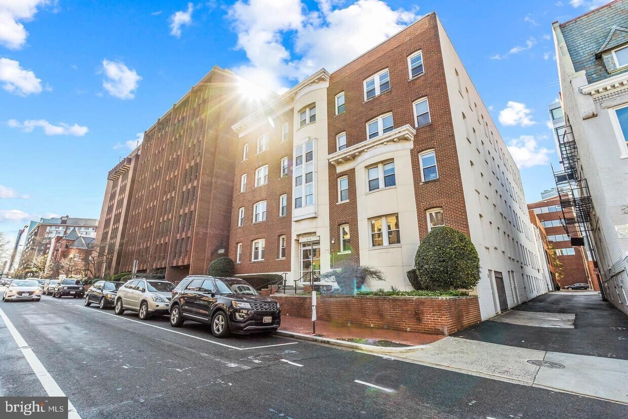 Primary Photo - 2114 N St NW