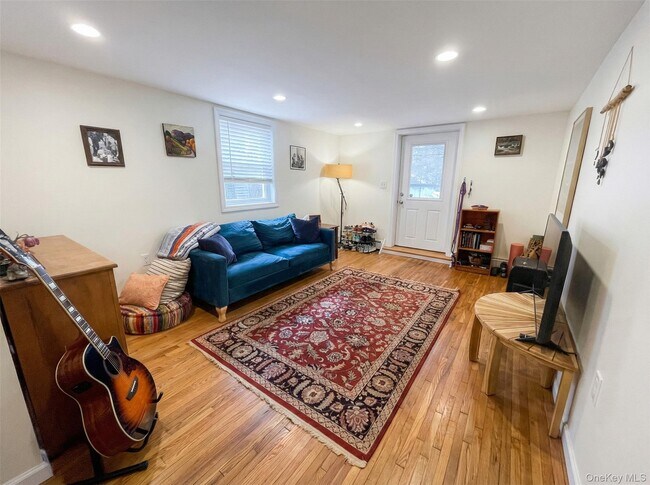 Foto del edificio - 14 Central Ave N