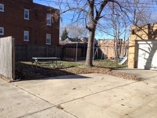 Building Photo - 4144-4146 Homerlee Ave