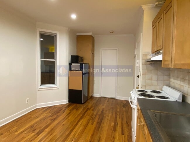 Foto del edificio - 527 W 48th St