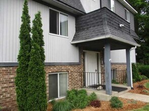 Building Photo - 725 Keenway Cir
